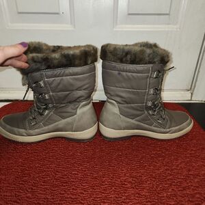 Skechers Woodland Bundle Up Womans Boots faux fur size 7 thinsulate insulation
